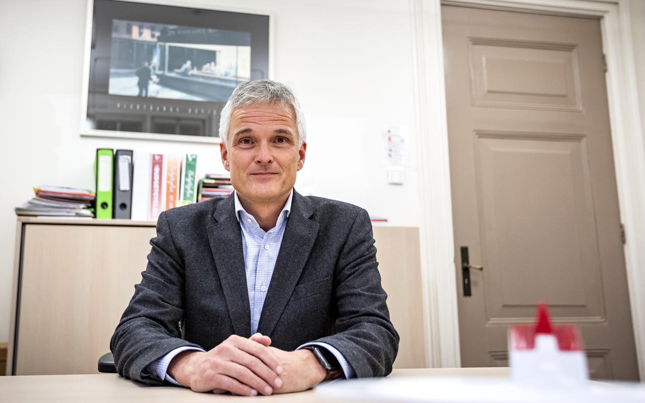 Jaap Velema: 'Niet intensiveren van contact met Duitse buren zou gemiste kans zijn'. Jaap Velema: 'Niet intensiveren van contact met Duitse buren zou gemiste kans zijn'.