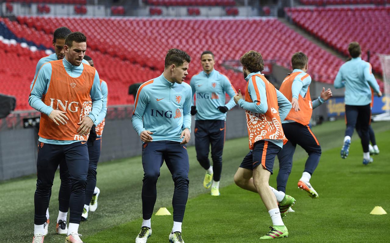 De spelers van het Nederlands elftal bereiden zich op Wembley voor op de ontmoeting met Engeland. Foto: EPA