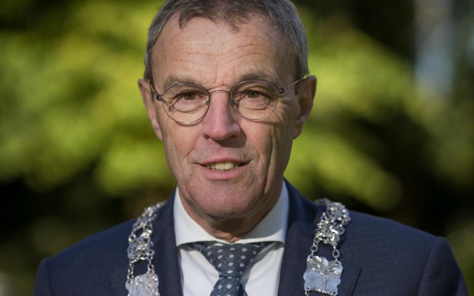 Henk Jan Bolding, burgemeester van Het Hogeland wil de handschoen oppakken om als Nederlandse gemeenten tot een gezamenlijke stelling te komen over het geweld in Gaza.  