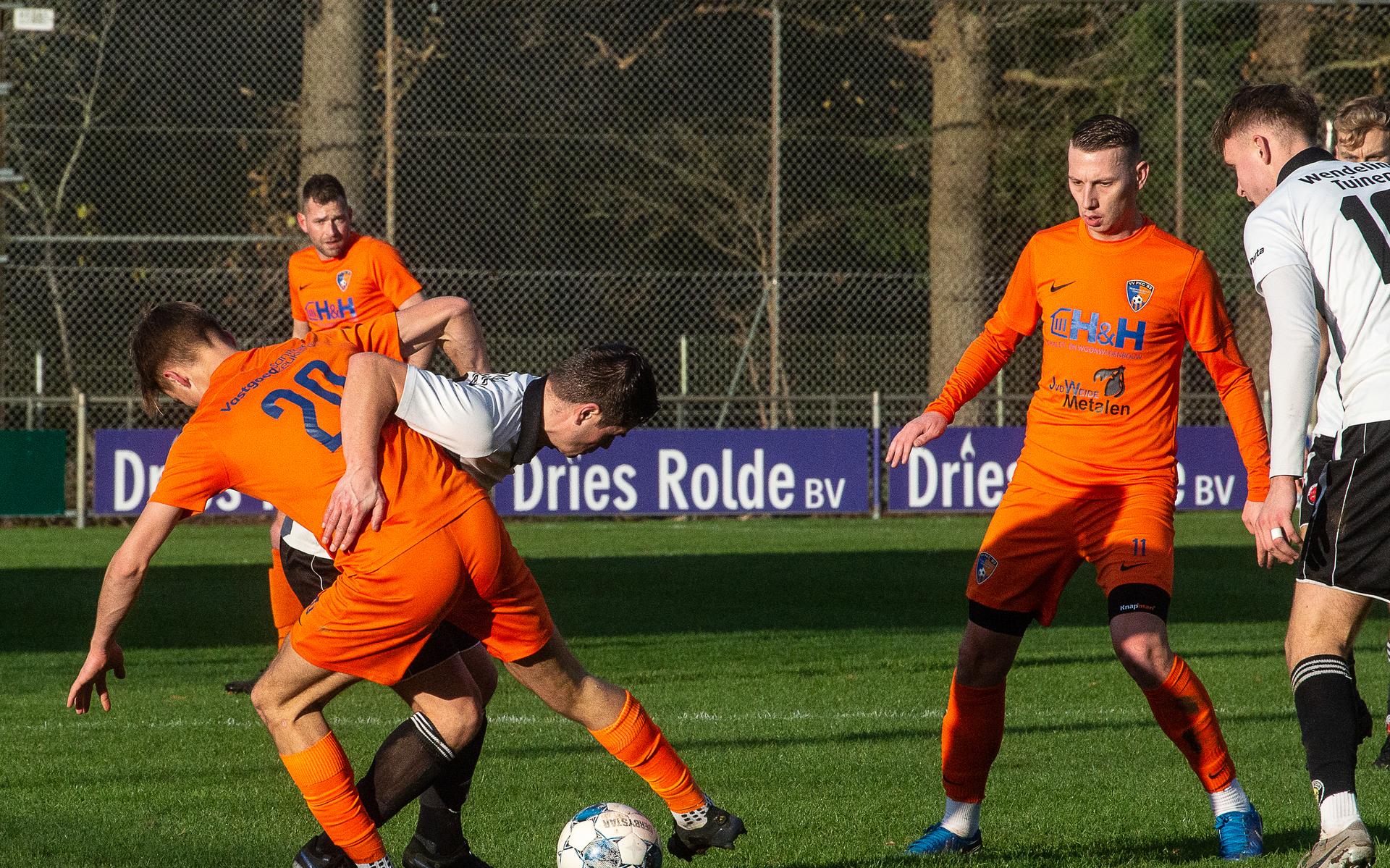 Sluipschutters PKC '83 slaan toe tegen Rolder Boys - Dagblad van het