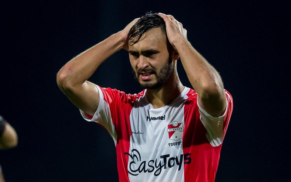 Azzeddine Toufiqui baalt. FC Emmen heeft de jonge Fransman een ontslagbrief gestuurd.