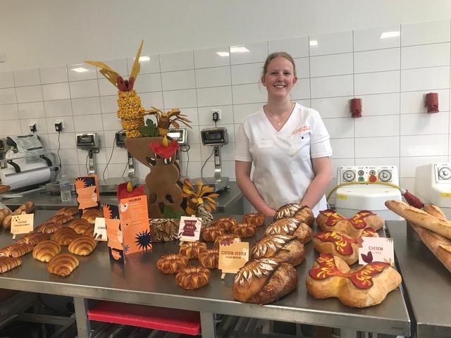 Fien (21) uit Oosterhesselen verovert het bakkersvak. ‘Ik blijf proeven, bijschaven en leren’