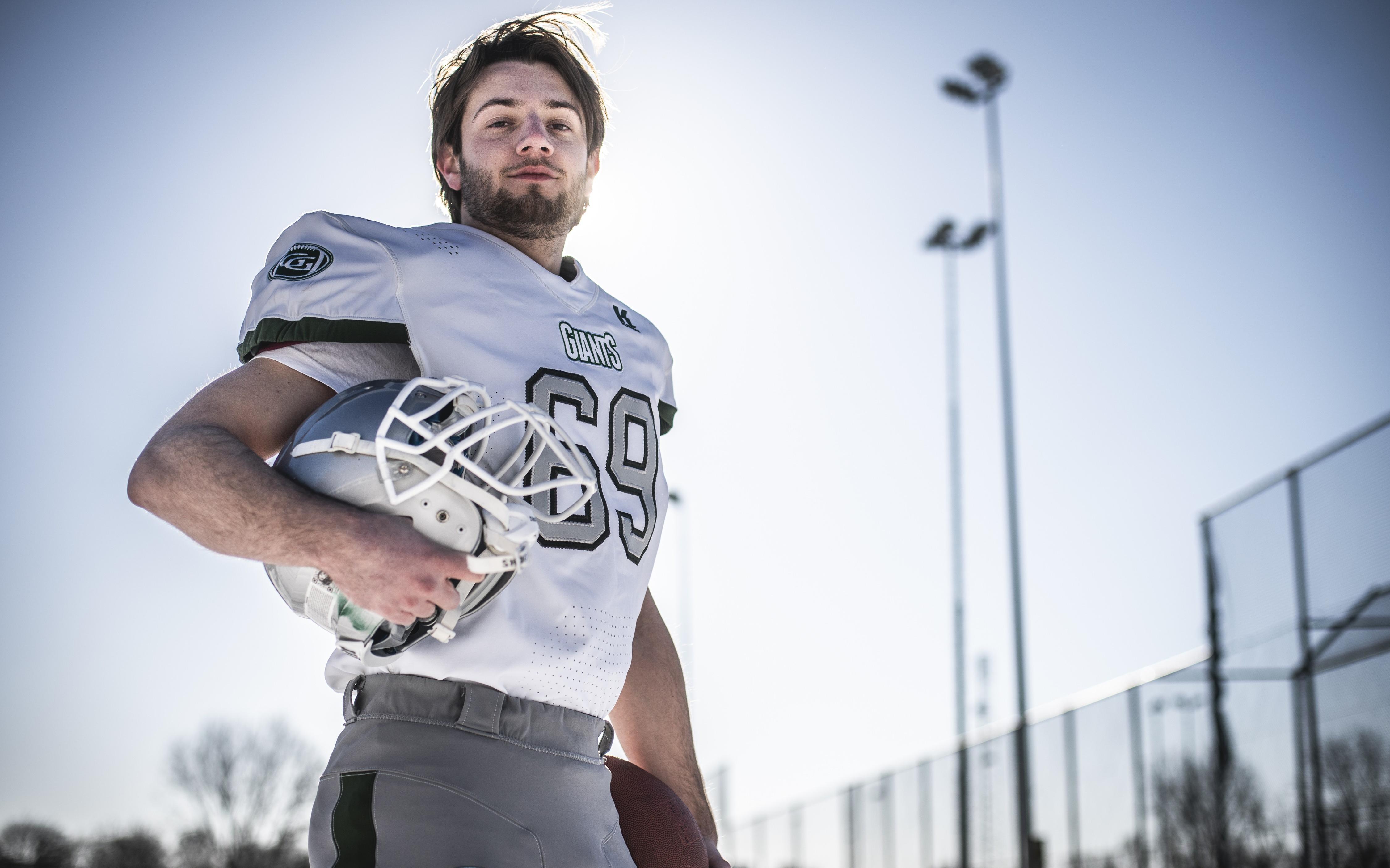 American Football-speler Rudi van Driezum wacht al bijna twee jaar op een wedstrijd | Sporters & Cor