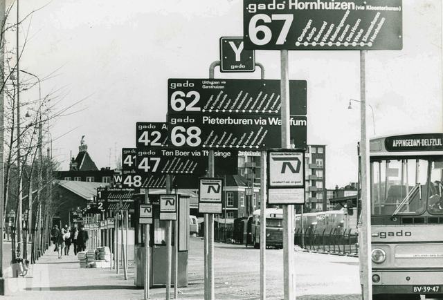Groningen opent nieuw busstation en herdenkt strippenkaarttijd met nostalgische foto’s