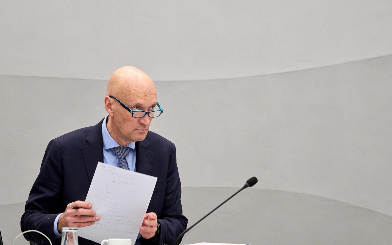 Minister Ernst Kuipers (Volksgezondheid, Welzijn en Sport) tijdens een debat in de Tweede Kamer over acute zorg. Kuipers is van plan om de acute zorg te concentreren. ANP PHIL NIJHUIS Minister Ernst Kuipers (Volksgezondheid, Welzijn en Sport) tijdens een debat in de Tweede Kamer over acute zorg. Kuipers is van plan om de acute zorg te concentreren. ANP PHIL NIJHUIS