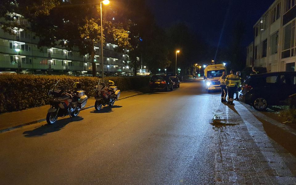 Voorbijganger wordt aangereden tijdens politieachtervolging in Groningen.
