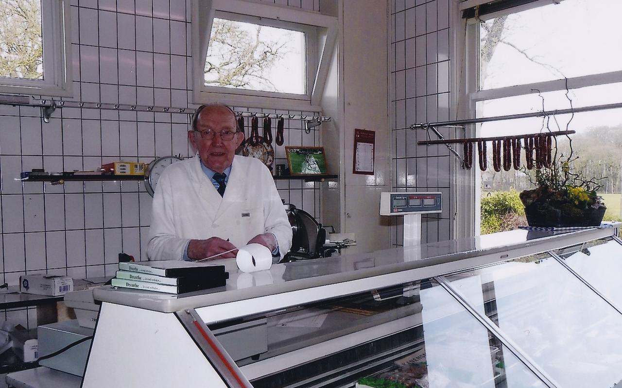Slager Koers op zijn vertrouwde stek: zijn slagerij-aan-huis Slager Koers op zijn vertrouwde stek: zijn slagerij-aan-huis