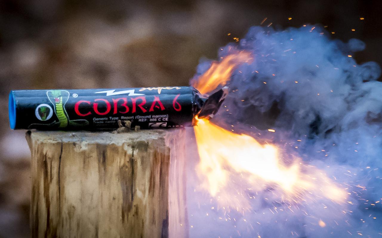 Illegaal vuurwerk, zoals de Cobra 6, kan tot veel schade leiden.