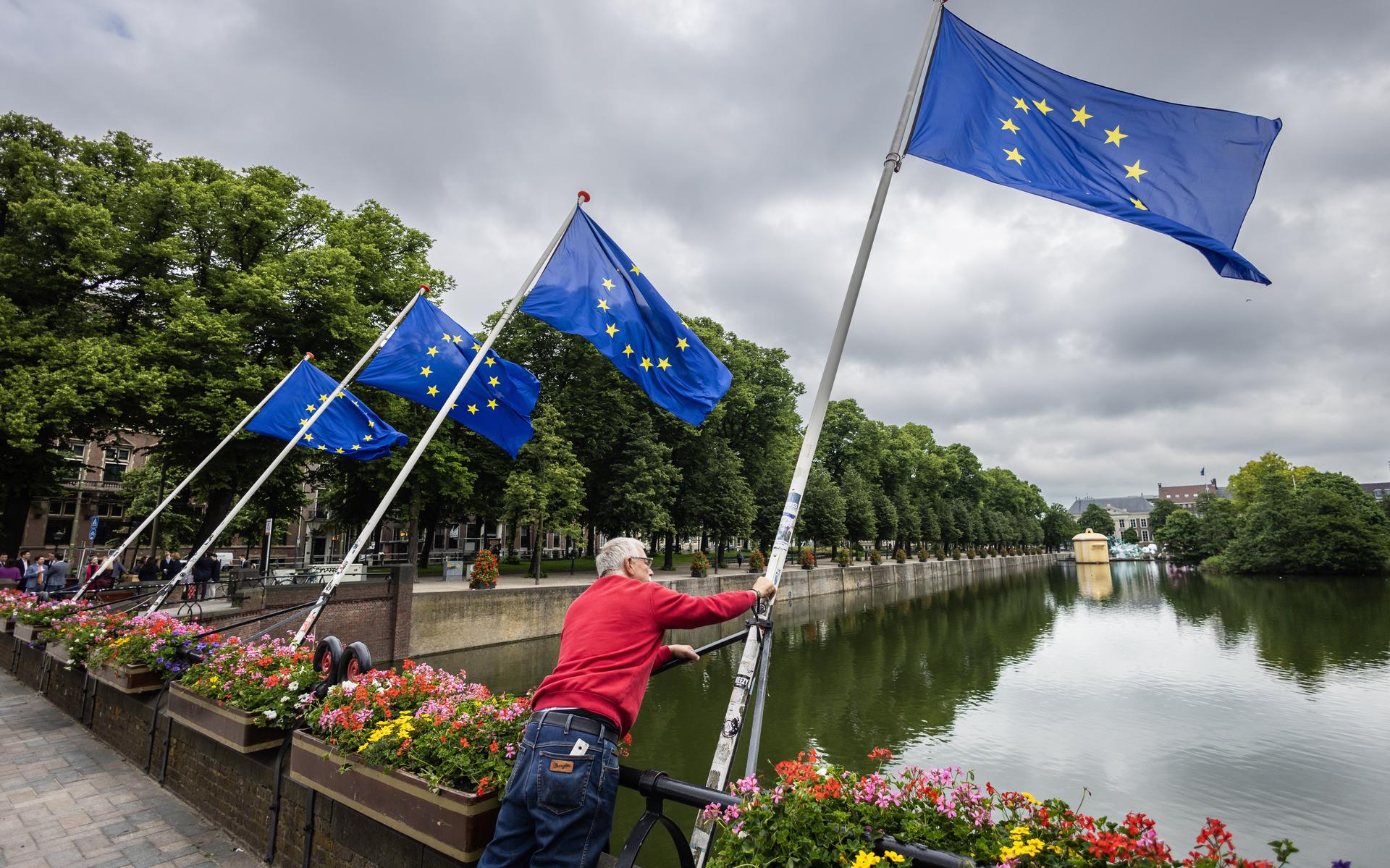 Almost all of Europe votes on Sunday.  Why should the Netherlands do things differently?  |  DVHN Comment