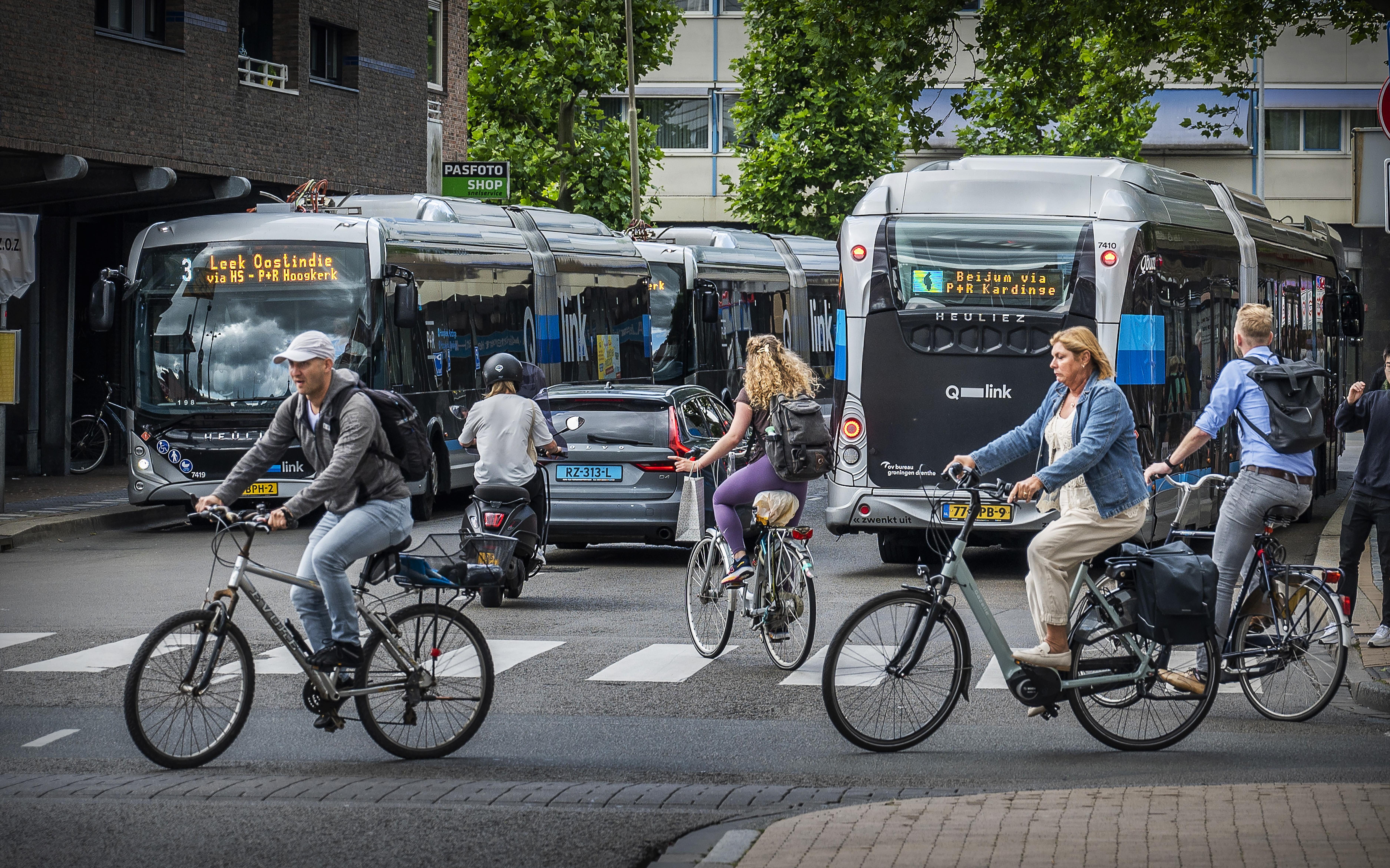 Trein en bus in Groningen en Drenthe worden duurder. Kaartje stijgt met