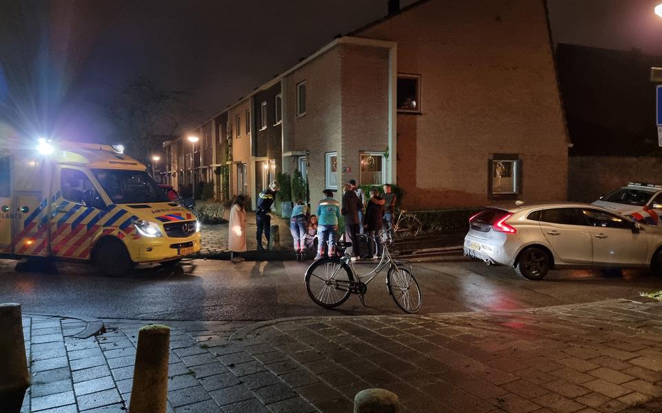 Fietser gewond door aanrijding in Groningen: Donderslaan afgesloten.