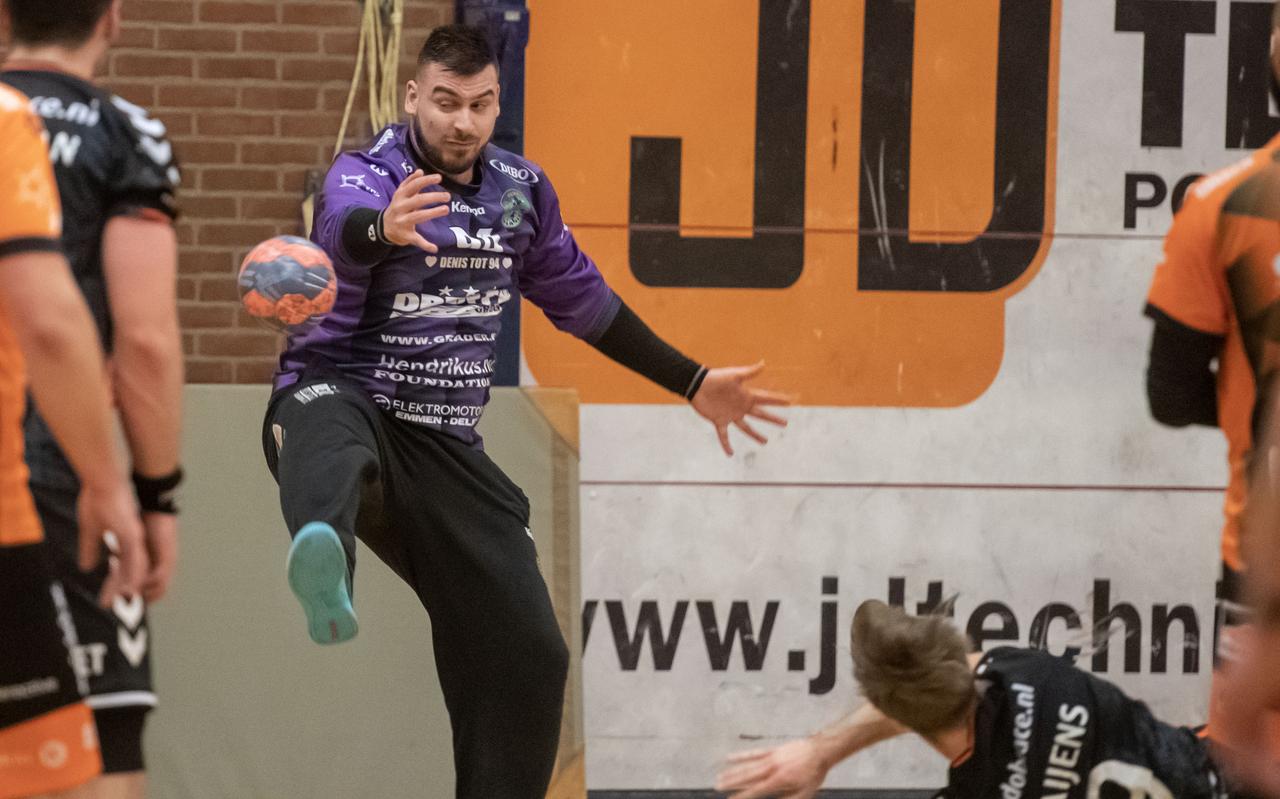 De Kroatische doelman Boris Tot is met prachtige reddingen belangrijk voor Hurry-Up. De Kroatische doelman Boris Tot is met prachtige reddingen belangrijk voor Hurry-Up.