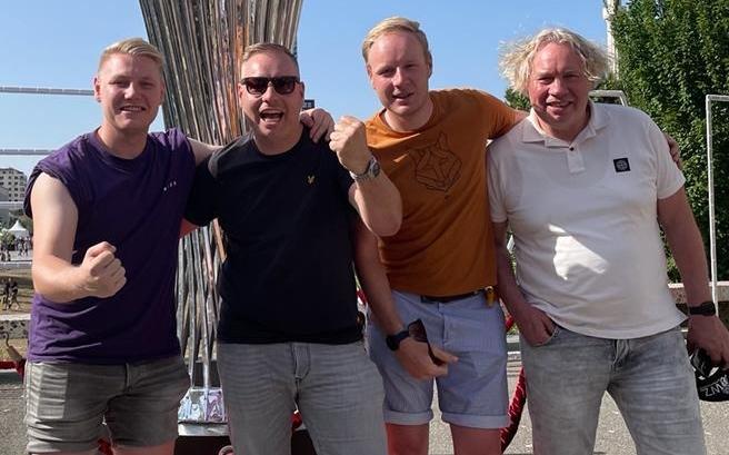 Ajax-fan Henk (62) uit Valthe bezocht met zijn zoons Feyenoord - AS Roma. Hij moest lopend de Grieks