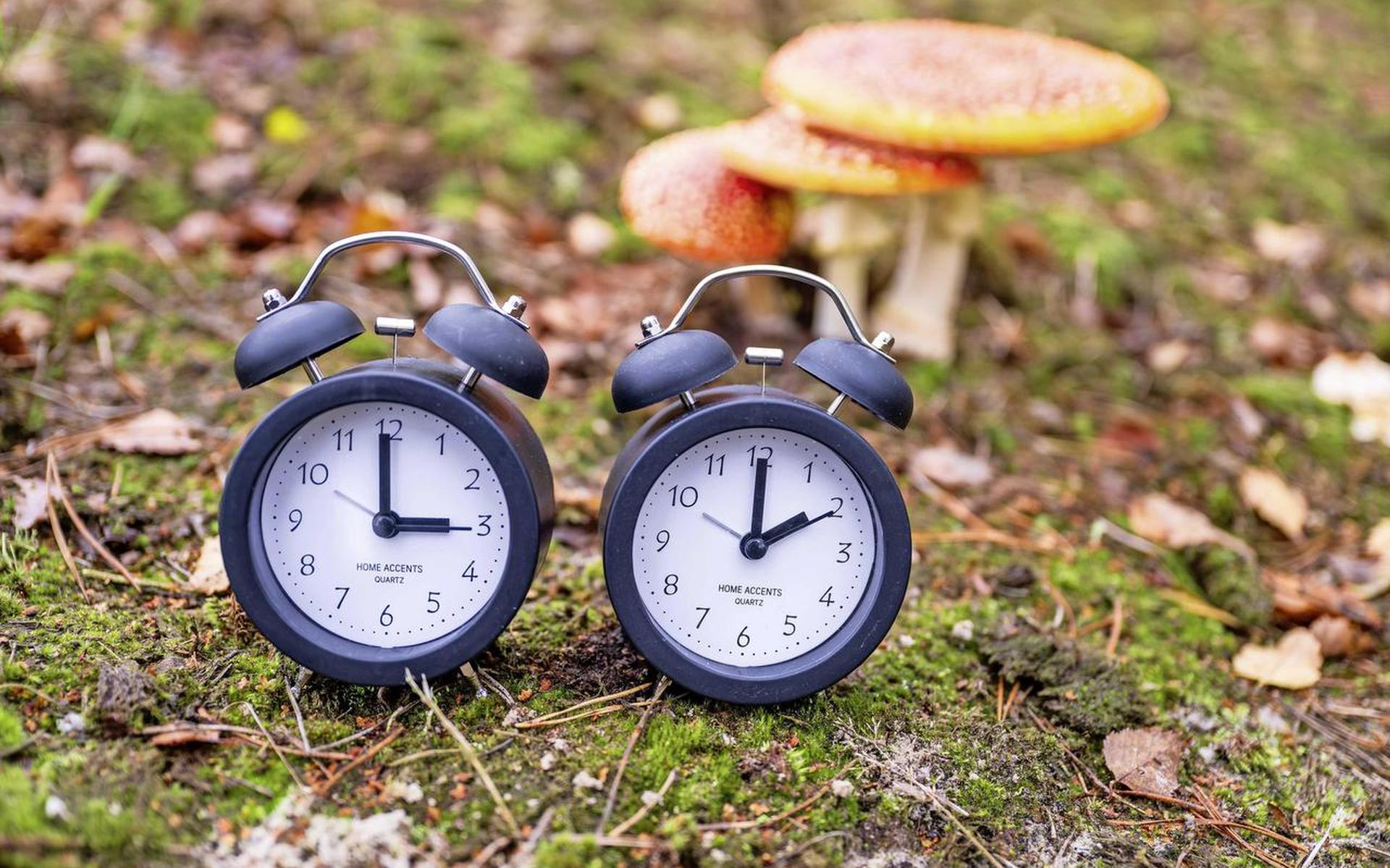 Daar gaan we weer: de klok wordt verzet naar wintertijd. De gevolgen