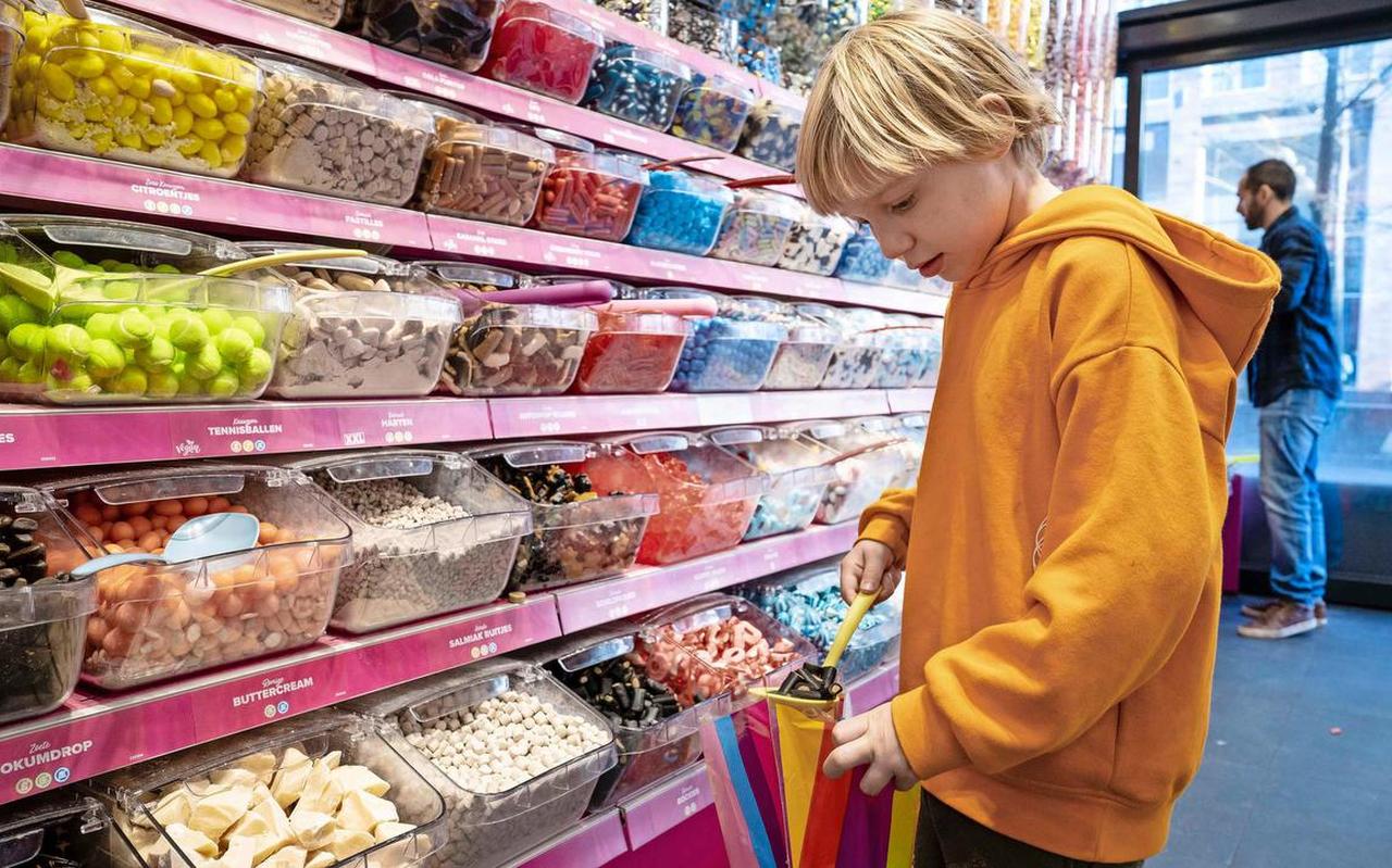 Snoep wordt vaker vervangen door een lekker stukje fruit. Snoep wordt vaker vervangen door een lekker stukje fruit.