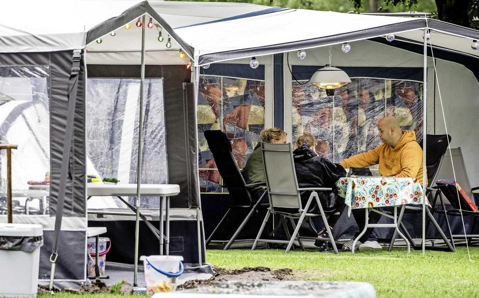 Nederlanders staan in de top 5 van Europa als het gaat om kamperen, want ze brachten bijna 26,5 miljoen nachten door op een camping in 2022.