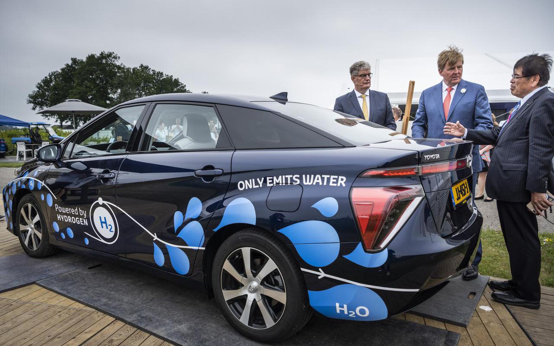 Koning Willem-Alexander verrichtte in 2019 de officiële opening van de groene  waterstofinstallatie Hystock in Veendam.