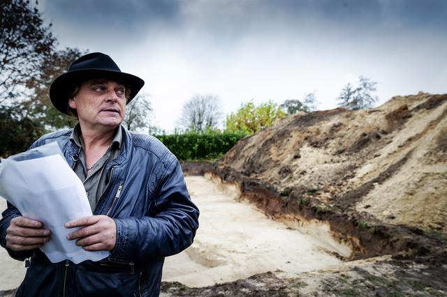 Complotdenker Jan Huzen (54) uit Nieuw-Weerdinge aangehouden om dreiging met massale acties bij de g