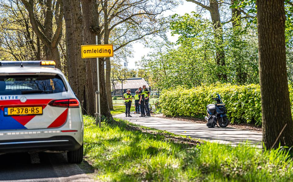 File op Ring Zuid in Groningen na ongeluk en frontale scooters bij Huis ter Heide.