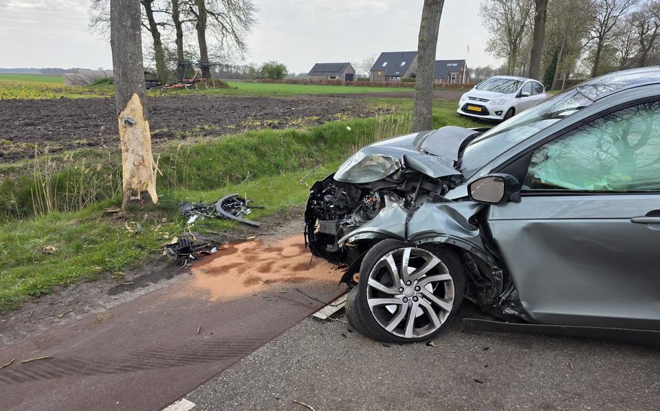 Automobilist uit Gieten komt om het leven bij ongeluk in Zuidlaarderveen.