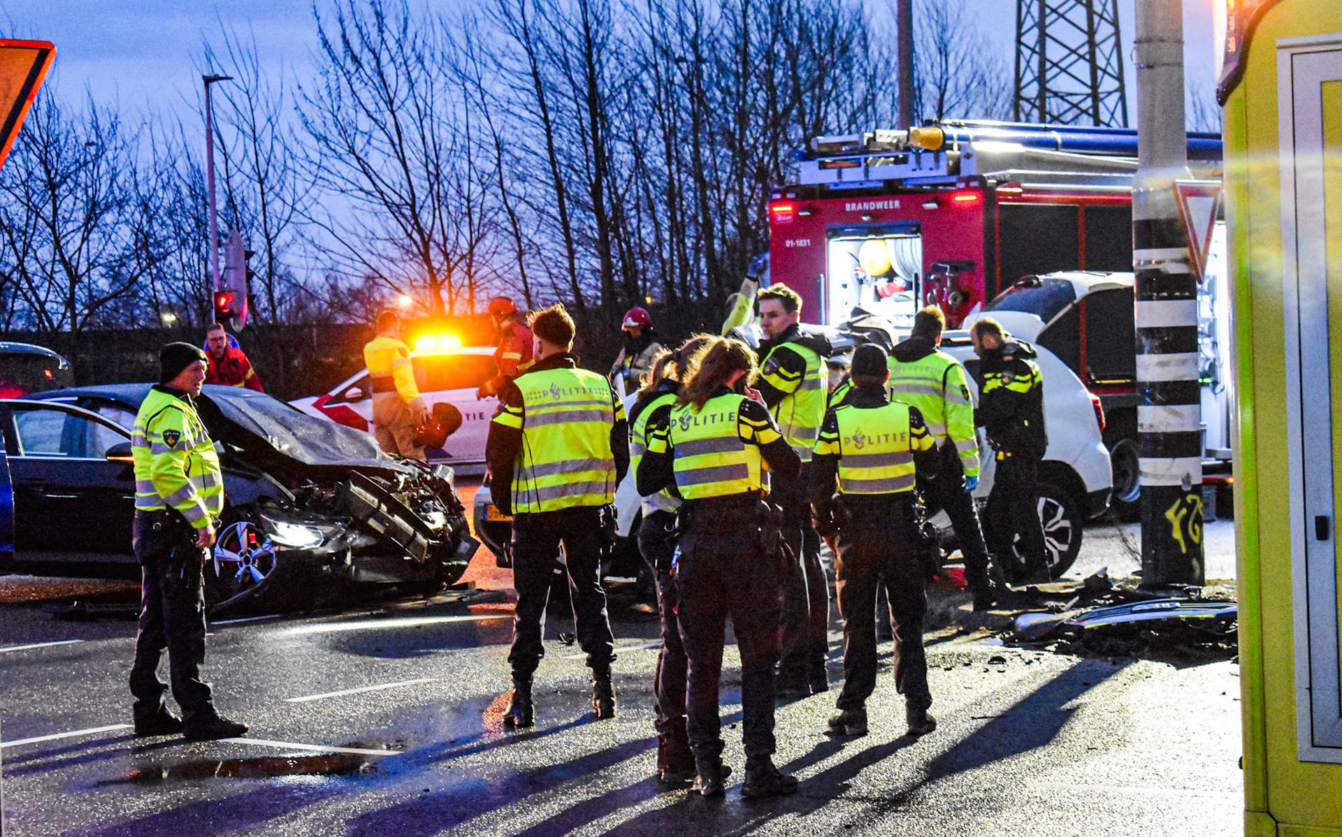 LIVE |Twee gewonden bij aanrijding op kruising in Groningen.