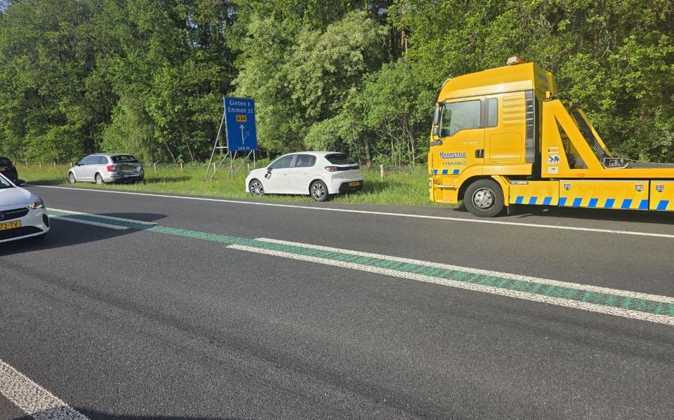 Files op N34 tussen Zuidlaren en Gieten na aanrijding nabij Annen.