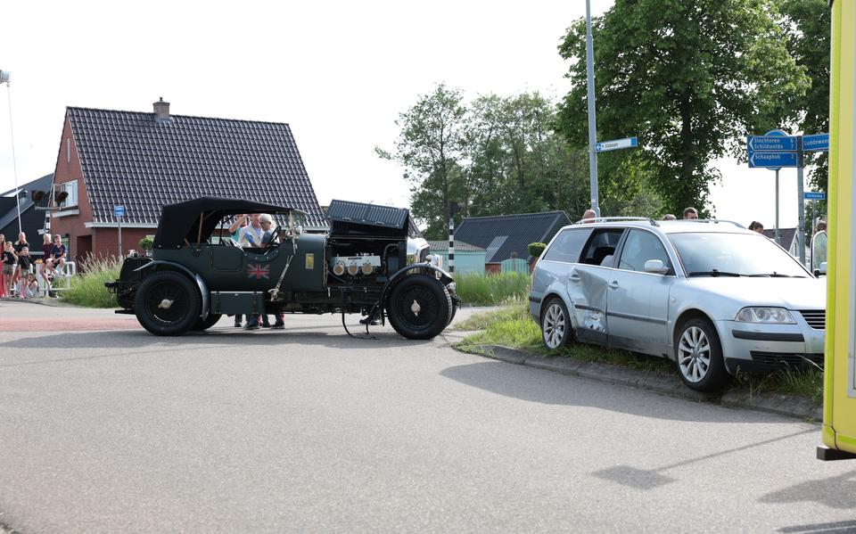 Oldtimer betrokken bij botsing in Lageland.