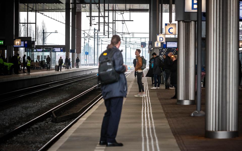 Geen treinen tussen Groningen en Assen vanwege aanrijding.