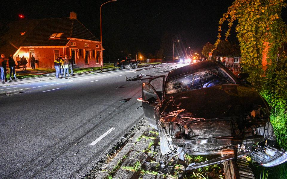 Drie gewonden bij ernstig ongeval op N980 bij Doezum.
