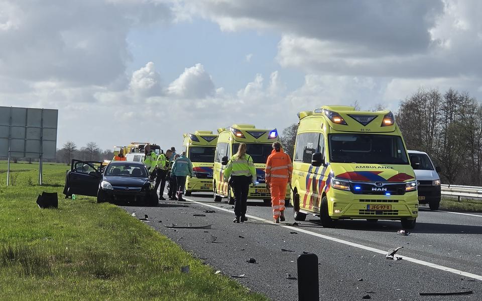 Ernstig ongeval op A28 richting Hoogeveen, bij de Wijk.