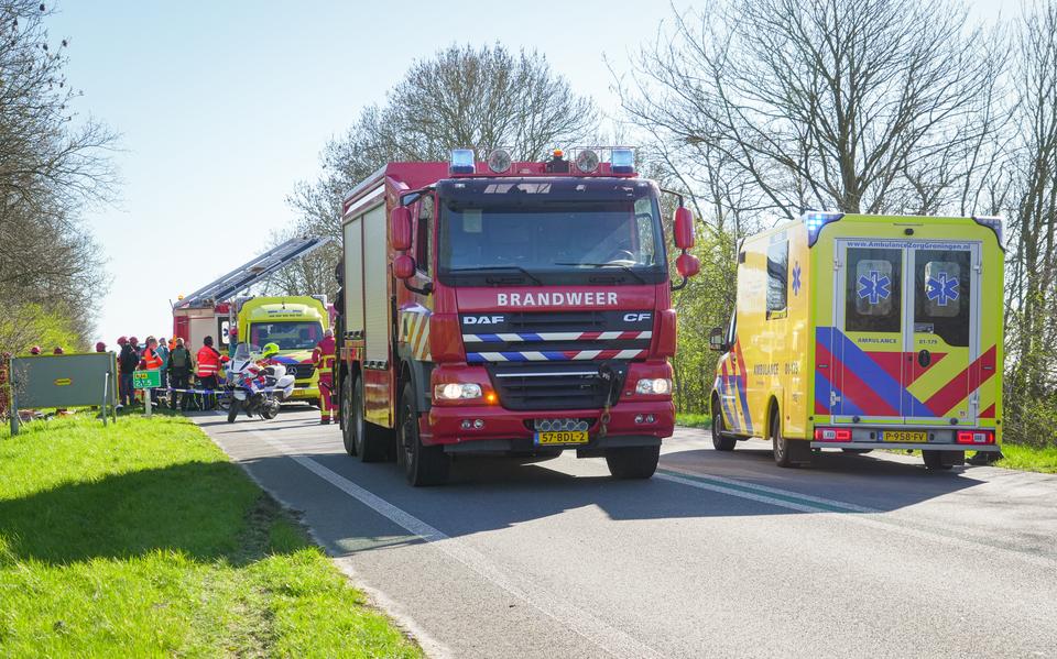 Auto belandt in kanaal na politieachtervolging in Emmen en gewonden door botsing op N46 bij Westerwijtwerd.