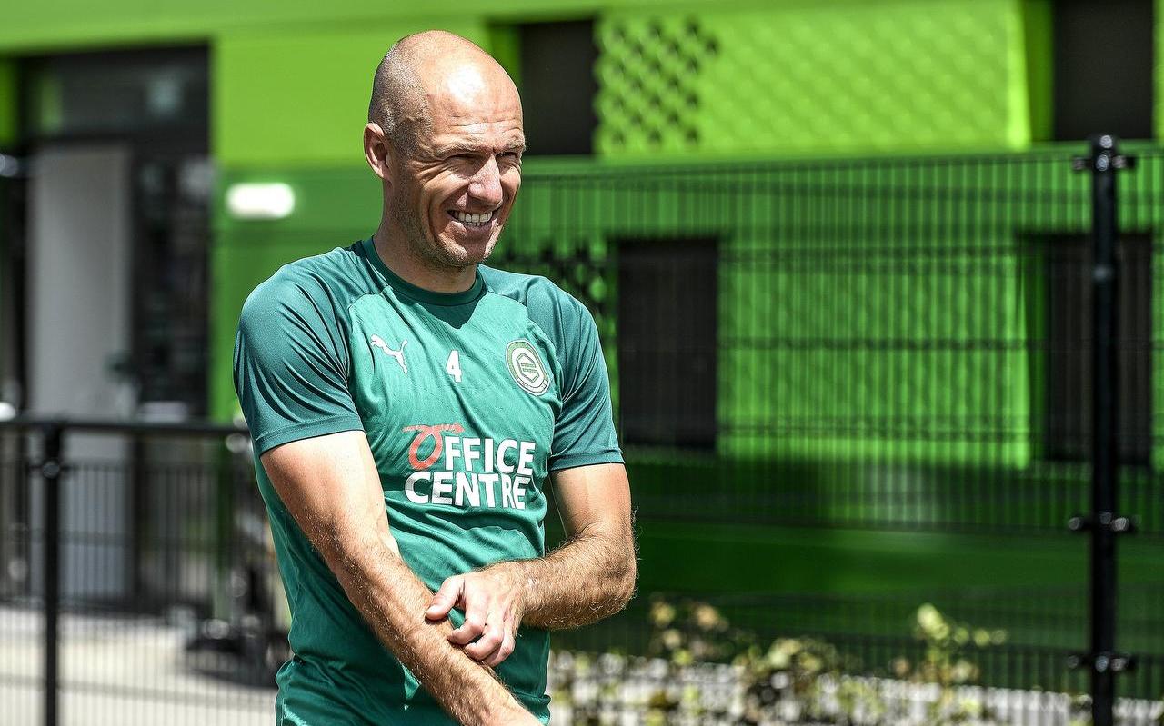 Arjen Robben heeft zijn twijfels, maar geeft de moed nog niet op. Arjen Robben heeft zijn twijfels, maar geeft de moed nog niet op.