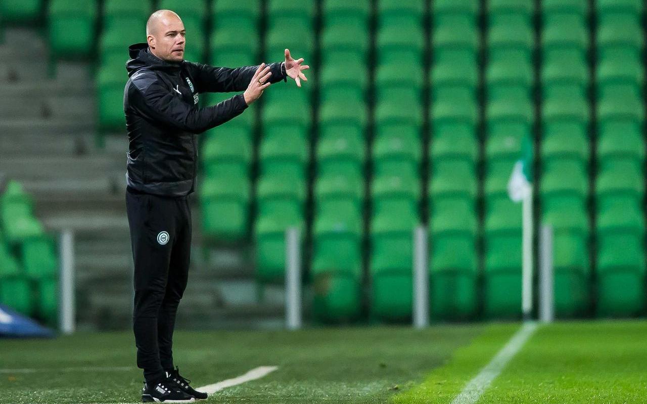 Danny Buijs was tijdens het thuisduel tegen Vitesse weer als vanouds nadrukkelijk aanwezig langs de lijn. Danny Buijs was tijdens het thuisduel tegen Vitesse weer als vanouds nadrukkelijk aanwezig langs de lijn.