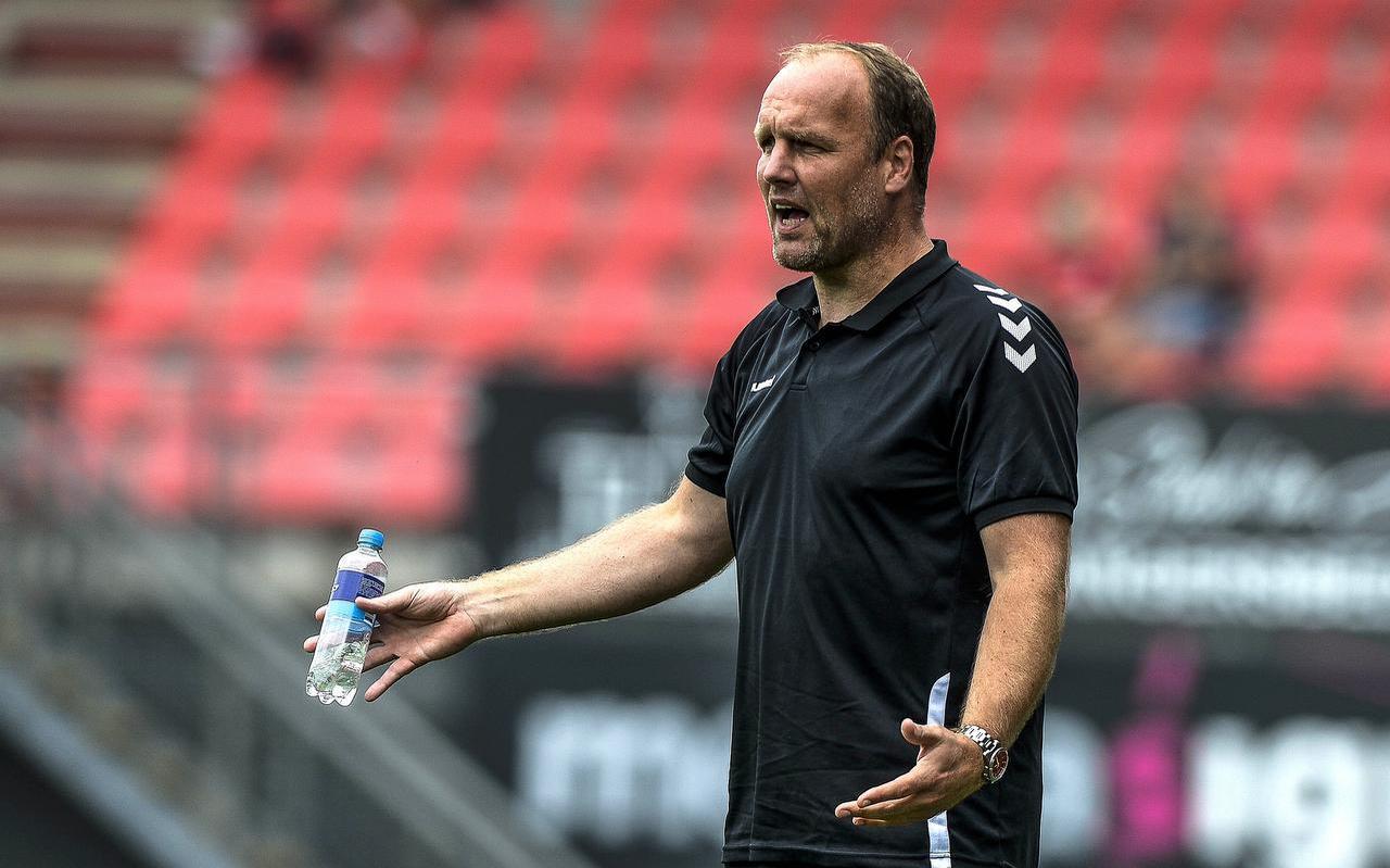 FC Emmen-trainer Dick Lukkien FC Emmen-trainer Dick Lukkien