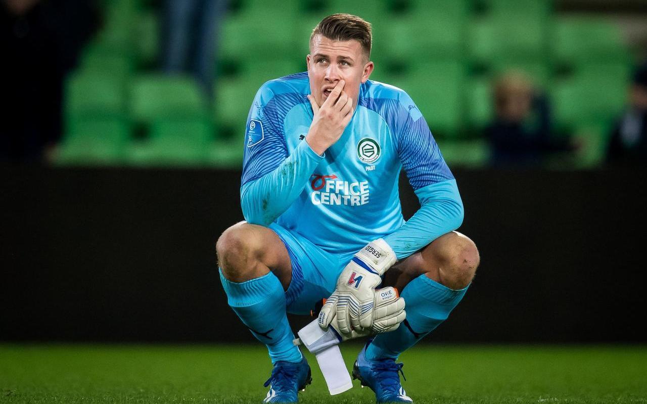 Sergio Padt prakkiseert. Zou een overgang naar FC Emmen geen mooie vervolgstap zijn voor zijn carrière? Sergio Padt prakkiseert. Zou een overgang naar FC Emmen geen mooie vervolgstap zijn voor zijn carrière?