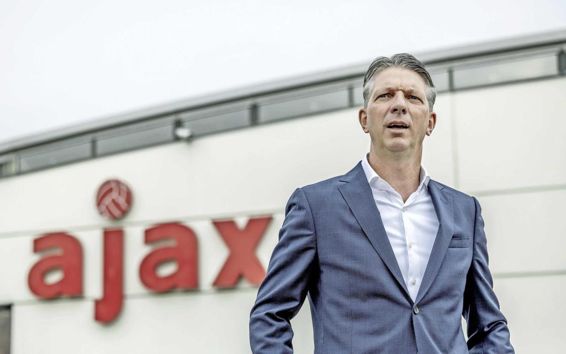 Gerry Hamstra neemt maandagochtend afscheid bij Ajax.
