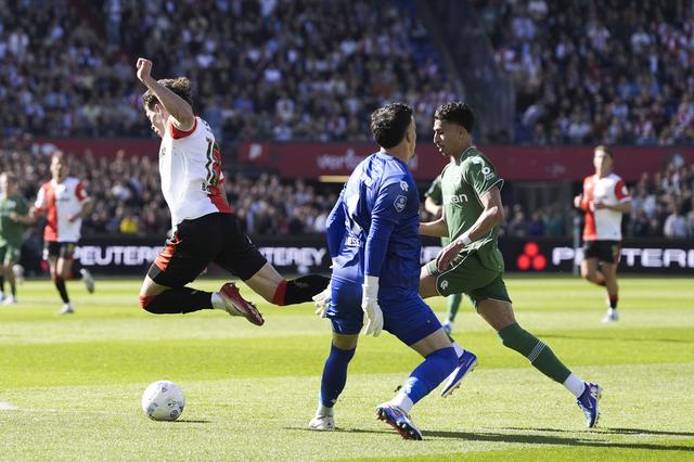FC Groningen verliest kansloos in de Kuip