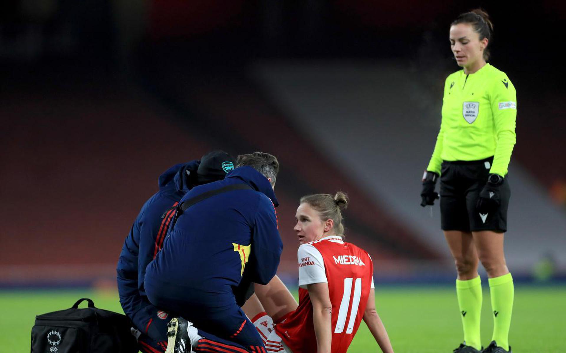 Vivianne Miedema aus Hoogeveen hat den letzten Hoffnungsschimmer auf eine WM-Teilnahme verspielt.  ‚hart getroffen‘