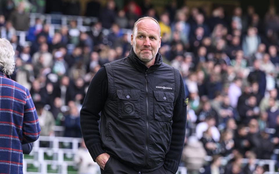 Dick Lukkien betreurt de gang van zaken na afloop van het gelijkspel tegen Ajax. ,,Het is niet goed geweest.''