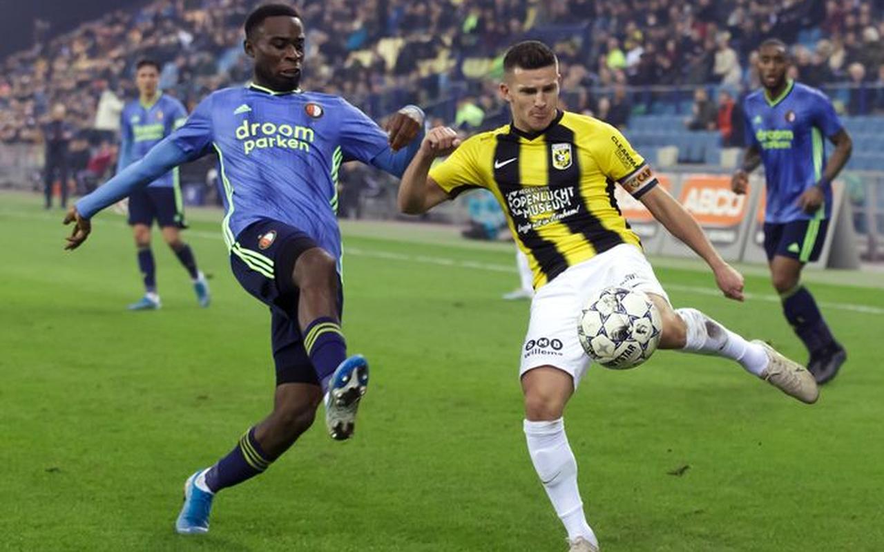 Bryan Linssen (rechts) in het shirt van Vitesse. Bryan Linssen (rechts) in het shirt van Vitesse.