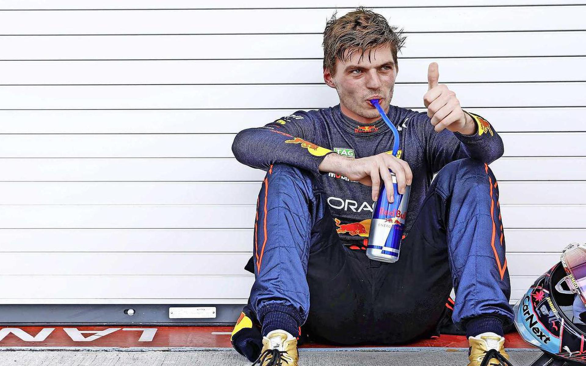 Max Verstappen zat er na de race van vorig jaar flink bezweet bij.