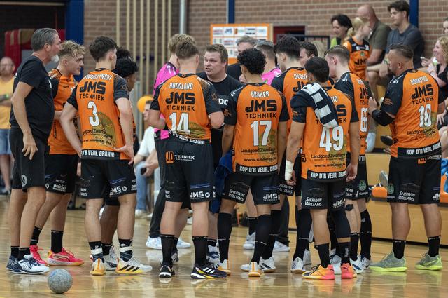 Handballers Hurry Up uit Zwartemeer halen voor derde keer in een week bakzeil