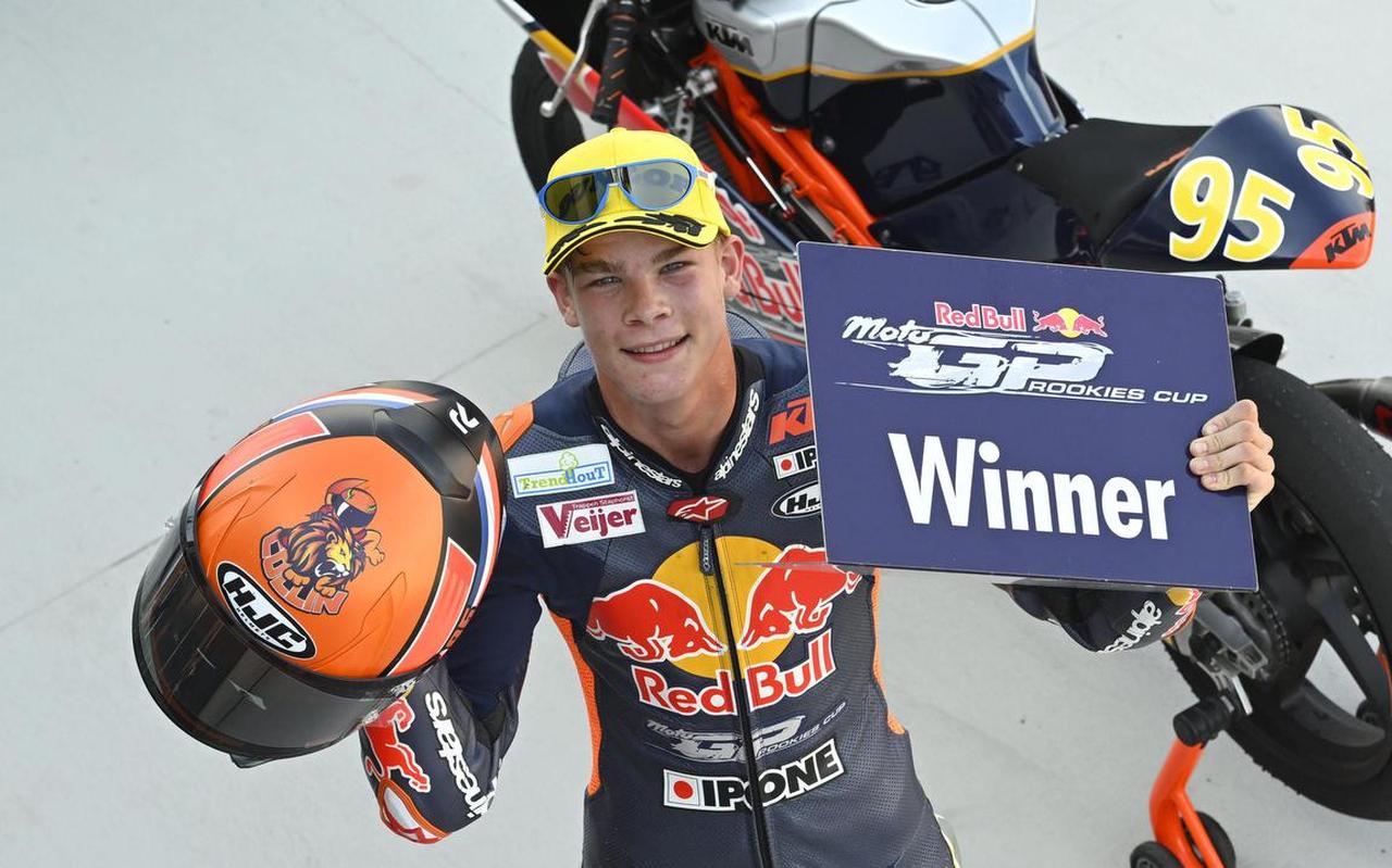Collin Veijer weet als eerste Nederlander twee races te winnen en drie pole positions te pakken in de FIM JuniorGP. Collin Veijer weet als eerste Nederlander twee races te winnen en drie pole positions te pakken in de FIM JuniorGP.