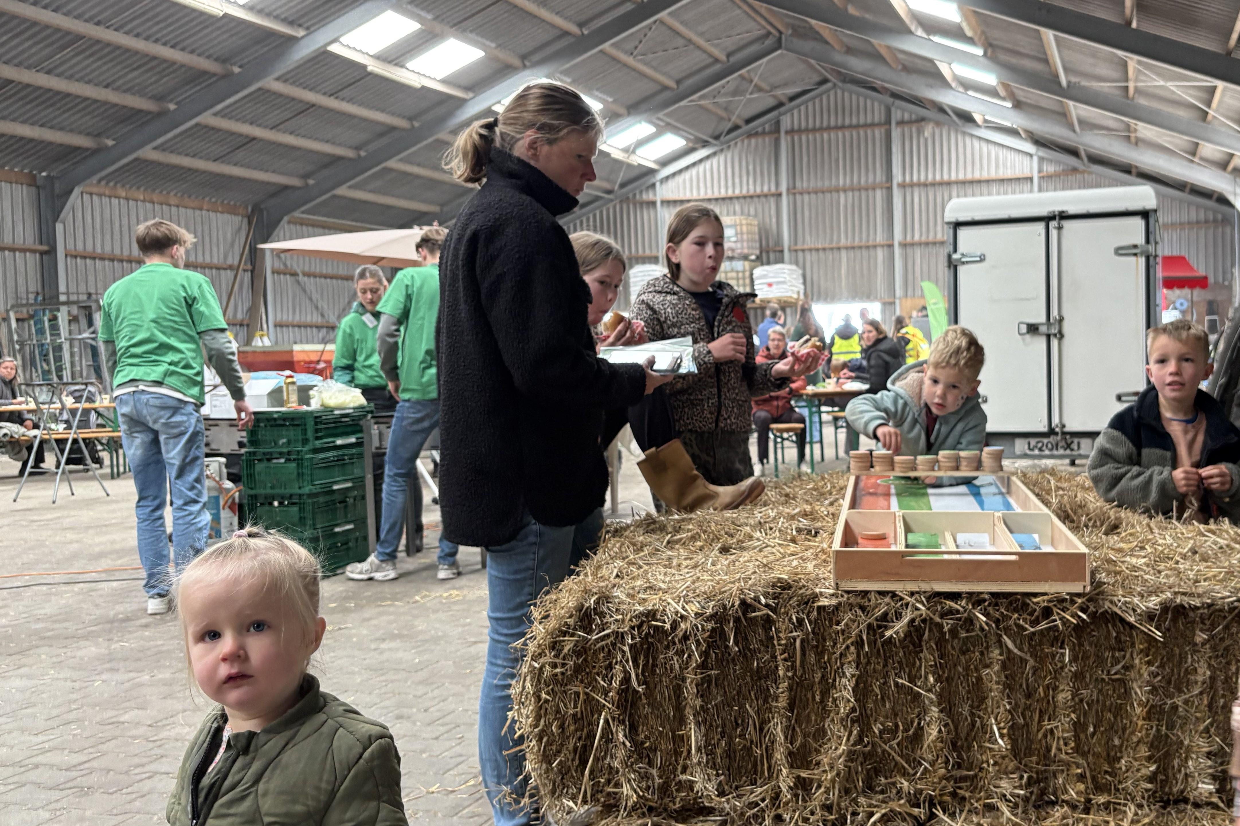 'Hartstikke leuk opgezet.' Open dag op Melkveebedrijf Martens valt in de smaak