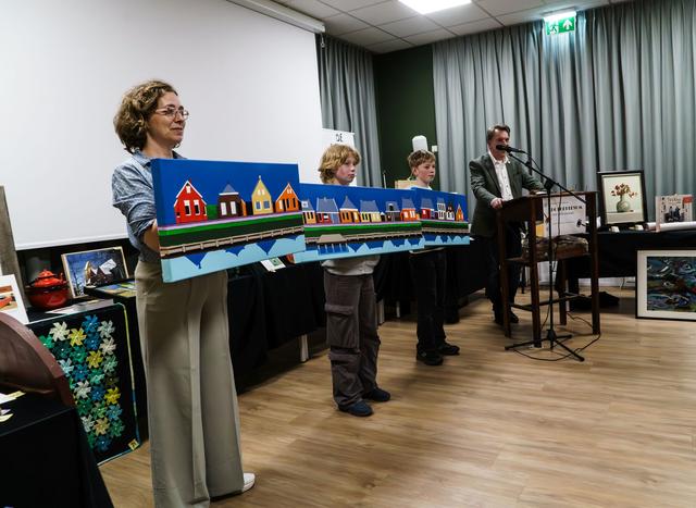 Veiling Loppersum brengt ruim 3000 euro op voor tentoonstellen Lopster Goudschat