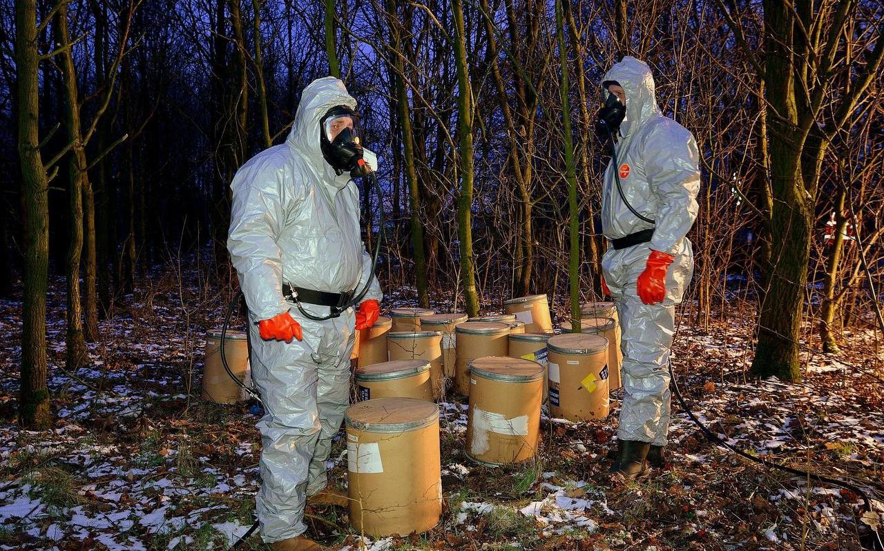 Drugsafval zorgt voor schade aan de natuur en hoge kosten. Drugsafval zorgt voor schade aan de natuur en hoge kosten.
