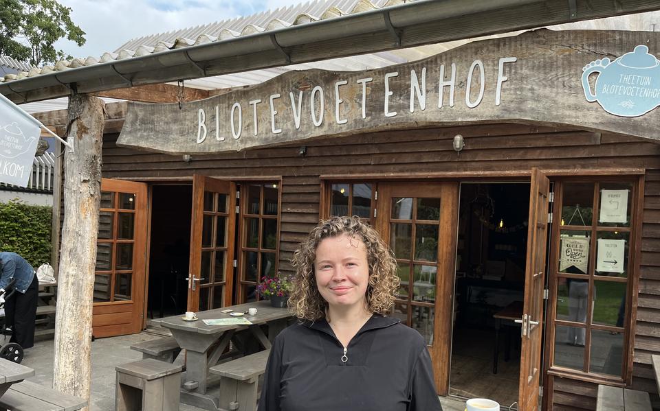 Sinds enkele weken runt Amerins Kingma (27) Theehuis Blotevoetenhof bij het gelijknamige wandelpad in Opende.