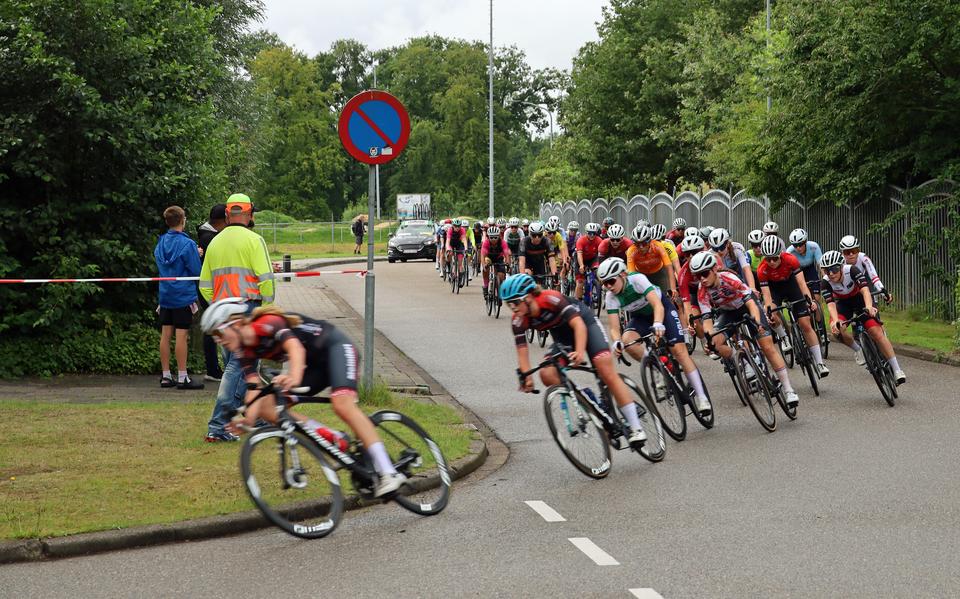 De European Junior Cycling Tour sluit af in Asser bos.