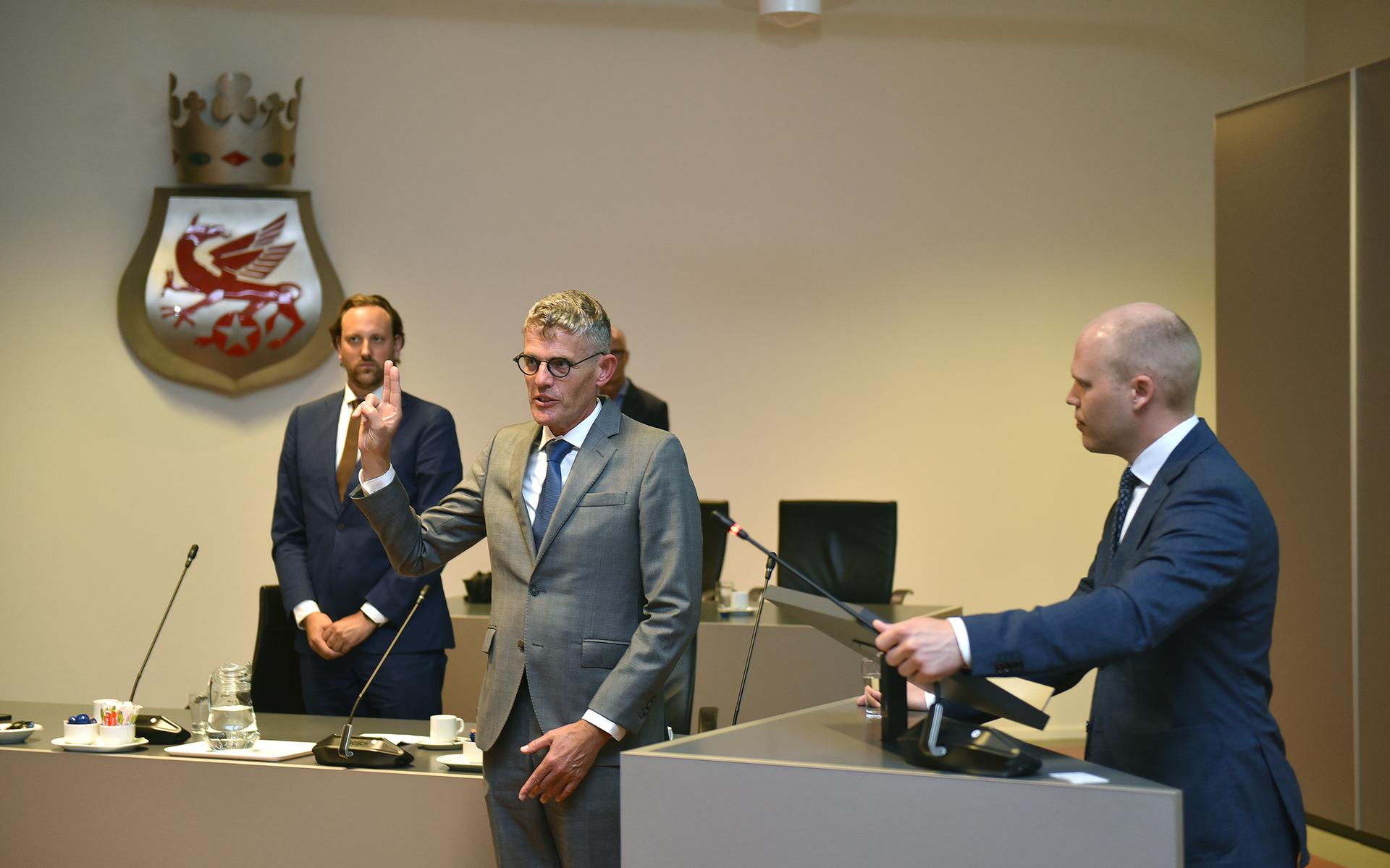 Oud-burgemeester André van Nadort van Ten Boer herbenoemd als burgemeester van Weststellingwerf