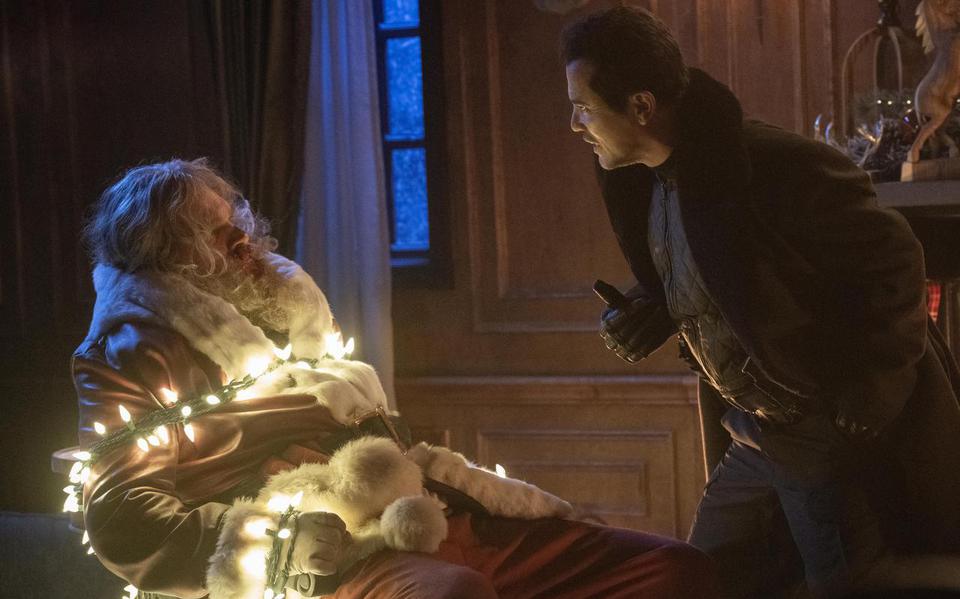  David Harbour en John Leguizamo in 'Violent Night': kerstlampjes anders gebruikt